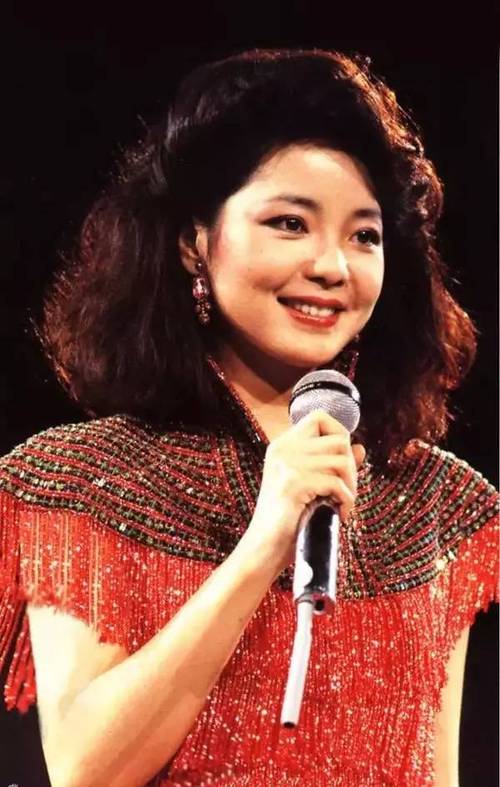为什么邓丽君爱去泰国留学-中国第一美女歌唱家？
