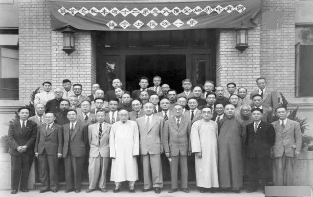 陈独秀为什么要去广东留学-1924年谁从欧洲回来当黄埔军校的校长？