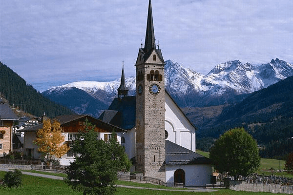 为什么瑞士留学更贵呢-瑞士留学大概一年的费用？