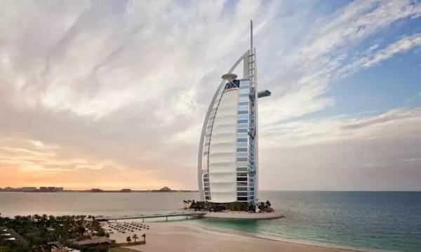 迪拜留学为什么那么容易-阿联酋留学硕士利弊？