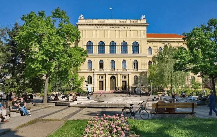 为什么要去罗兰大学留学-匈牙利罗兰大学好毕业吗？