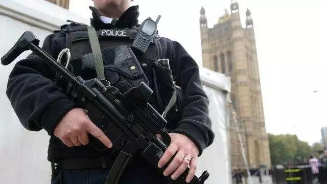 为什么英国留学禁枪-英国持枪合法吗？