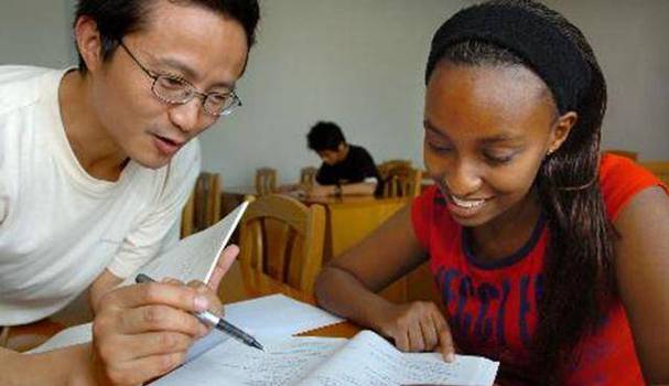 非洲黑人为什么能来中国留学-国家引进非洲留学生的真正意义？