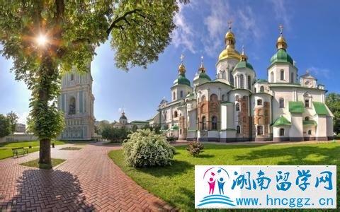为什么去基辅留学要考试-请问去乌克兰留学需要多少费用？